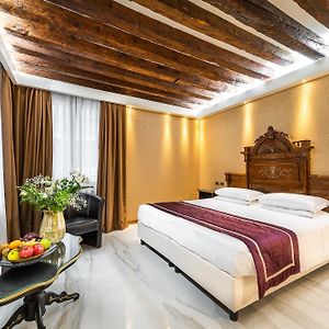 Standard Zimmer mit Kingsize-Bett